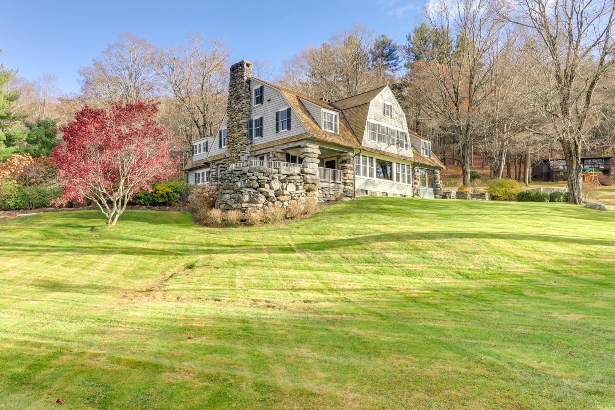 Grand Lakefront Home In Warren With Expansive Patio! Exterior photo